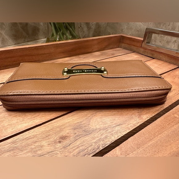 Michael Kors brown leather zippered wallet. Light use. - Picture 11 of 13